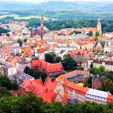Mieszkanie W Srodmiesciu Blisko Rynku Валбжих Экстерьер фото